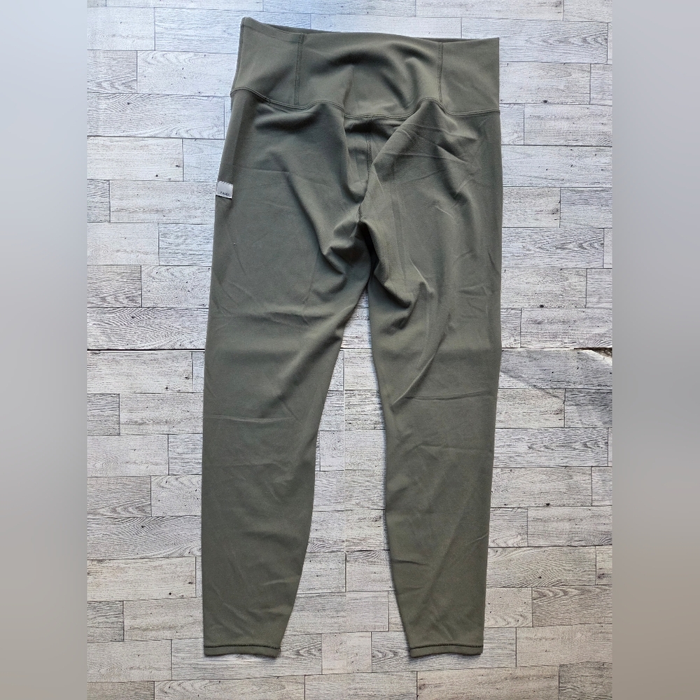 Vuori All The Feels Sage Green Leggings - Picture 4 of 6